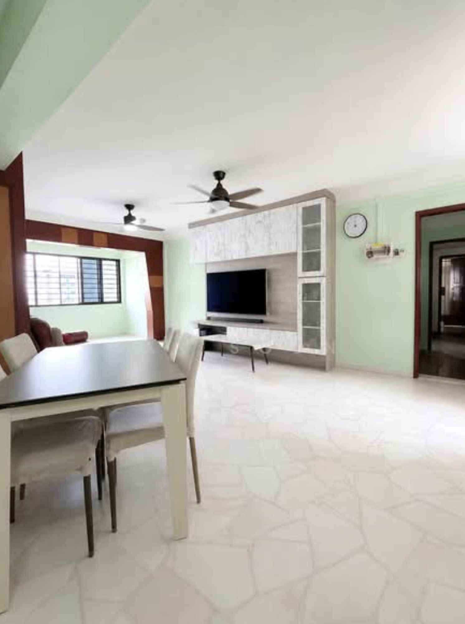 305 Jurong East Street 32 3
