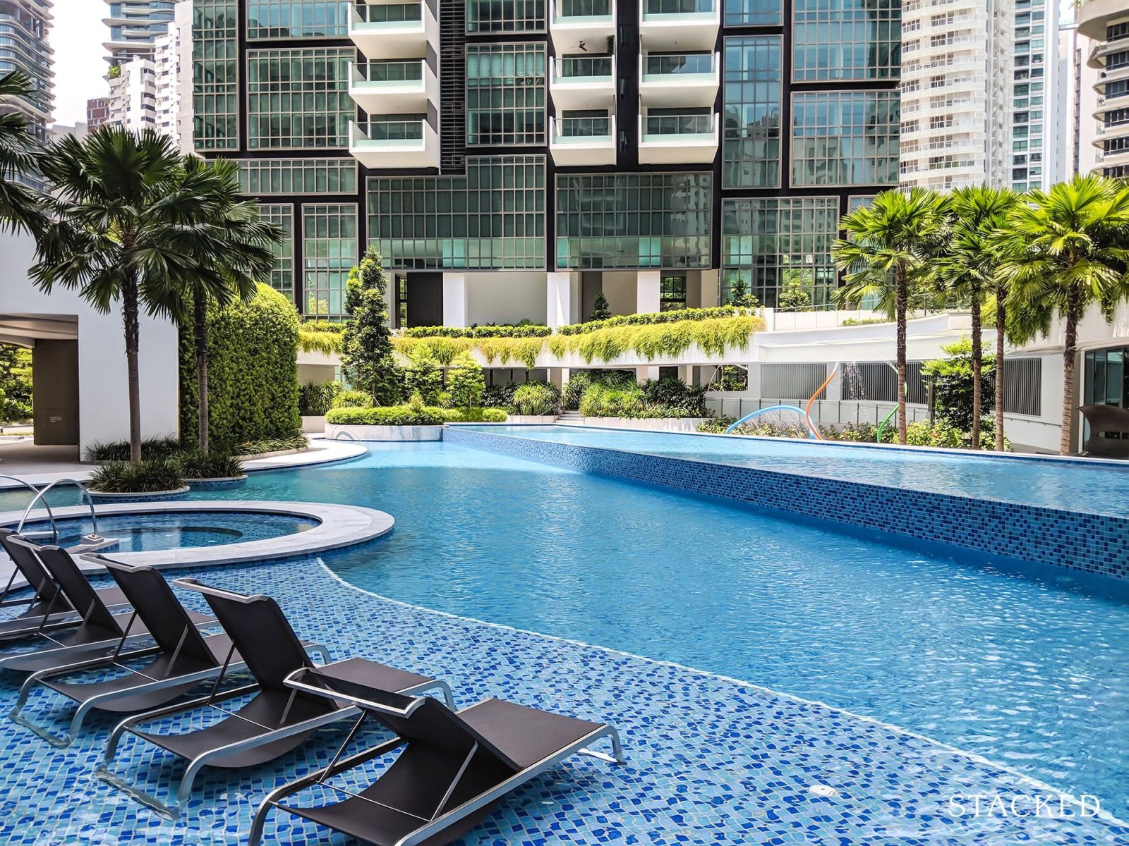8 St. Thomas condo sun lounger 1