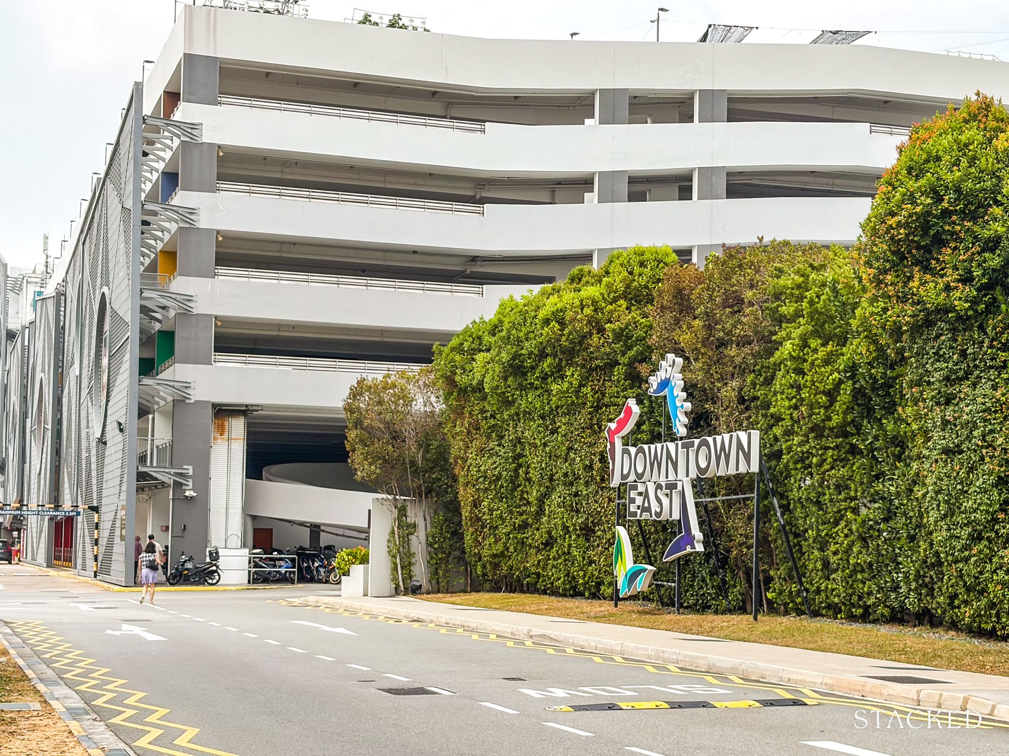 Coliwoo Resort Changi 22