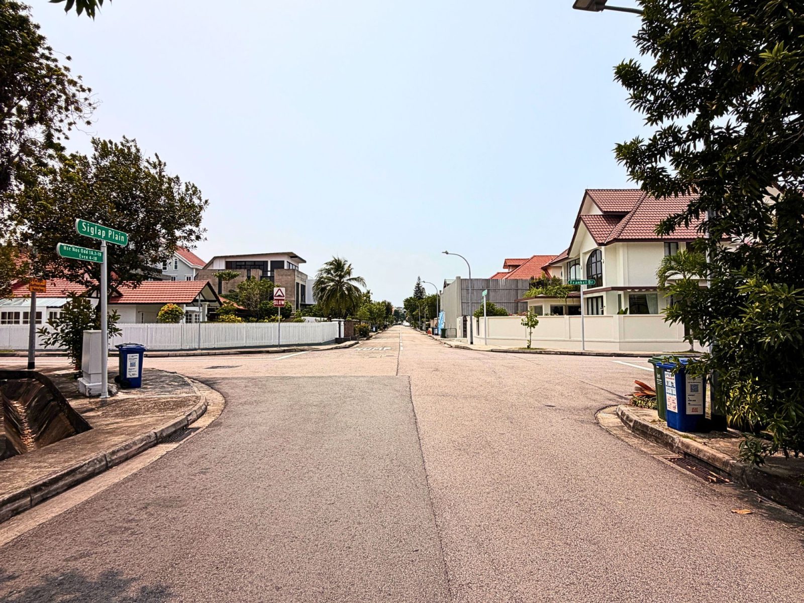 wide road widths at Siglap Plain