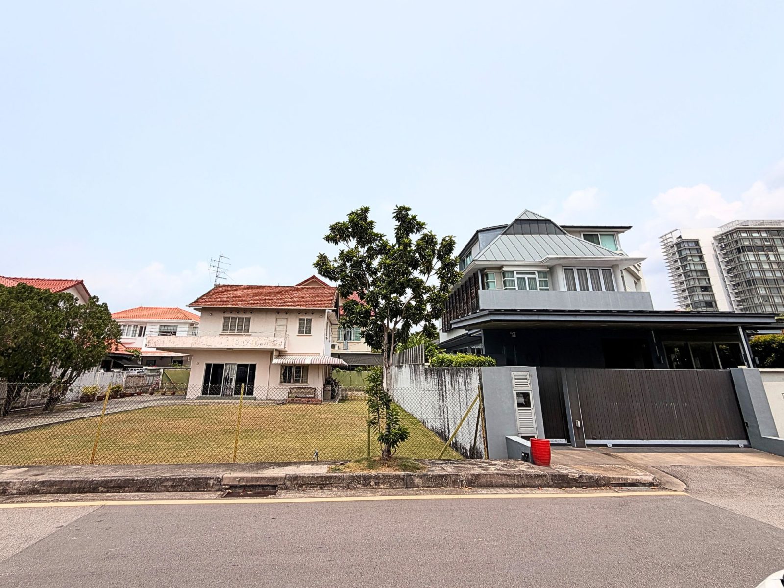 modern and original houses along Siglap Plain