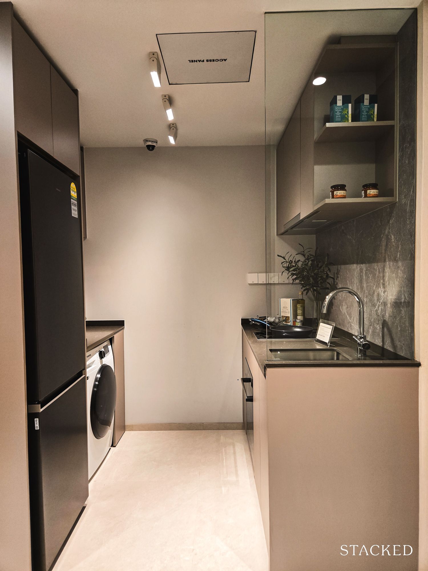 LUCERNE GRAND 2BR+STUDY 4